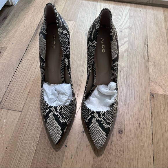 4” snakeskin heels , worn once, excellent condition - Picture 3 of 3
